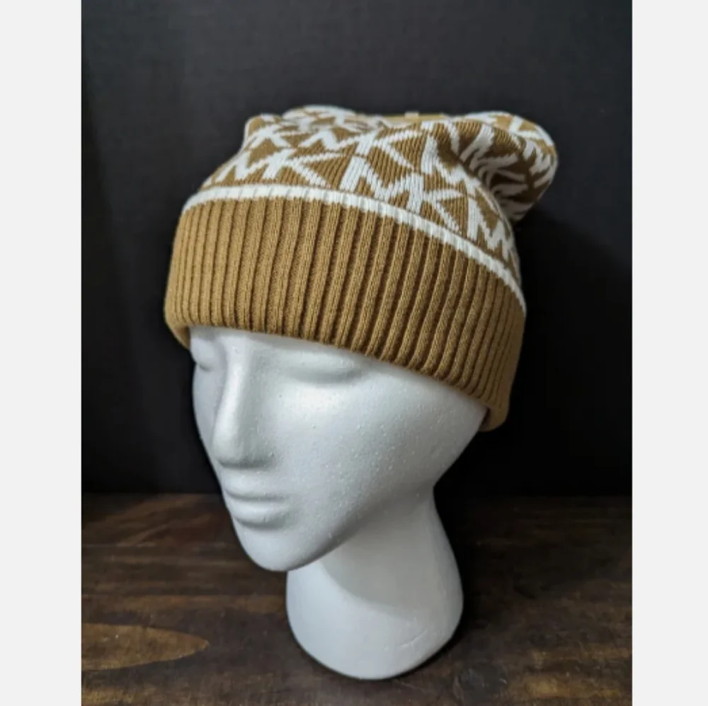Michael kors ladies Hat Scarf and Gloves set - Picture 5 of 8